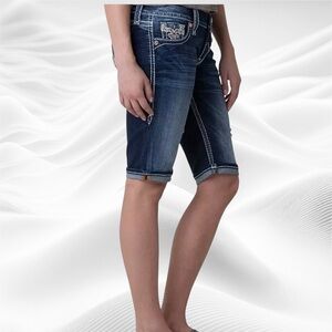 ROCK REVIVAL Nancy Easy Bermuda Jean Shorts Sz‎ 28 metallic embroidered EUC